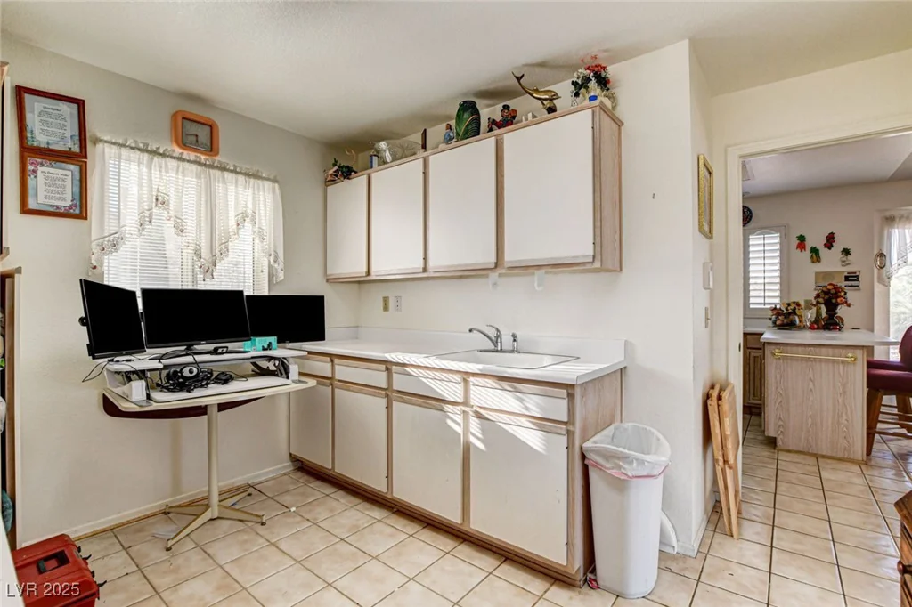 8844 Sunny Mead, Las Vegas, NV 89134