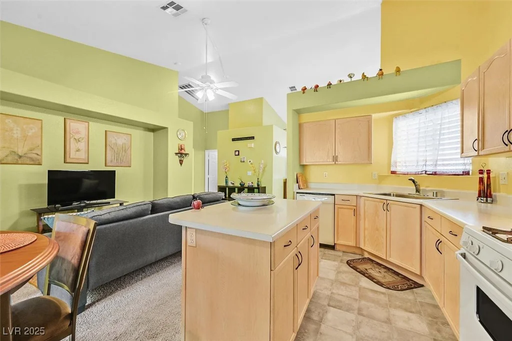 3430 Golden Sage, North Las Vegas, NV 89032