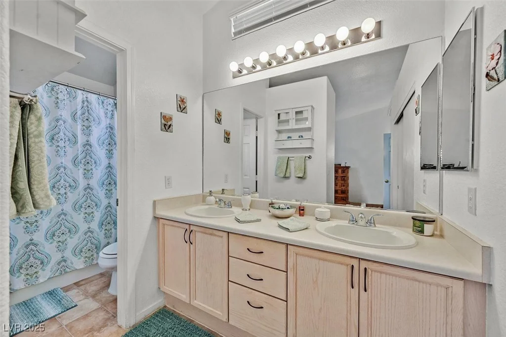 3430 Golden Sage, North Las Vegas, NV 89032