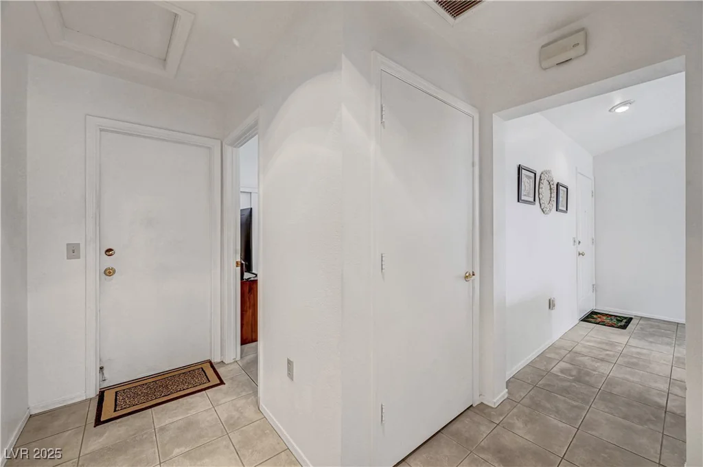 8657 Prairie Hill, Las Vegas, NV 89134