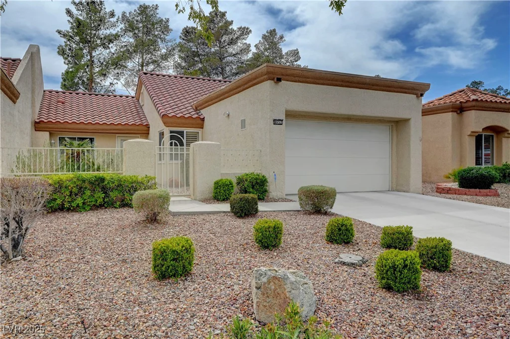 8657 Prairie Hill, Las Vegas, NV 89134