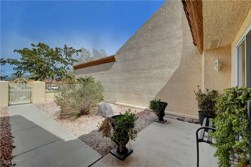 8657 Prairie Hill, Las Vegas, NV 89134