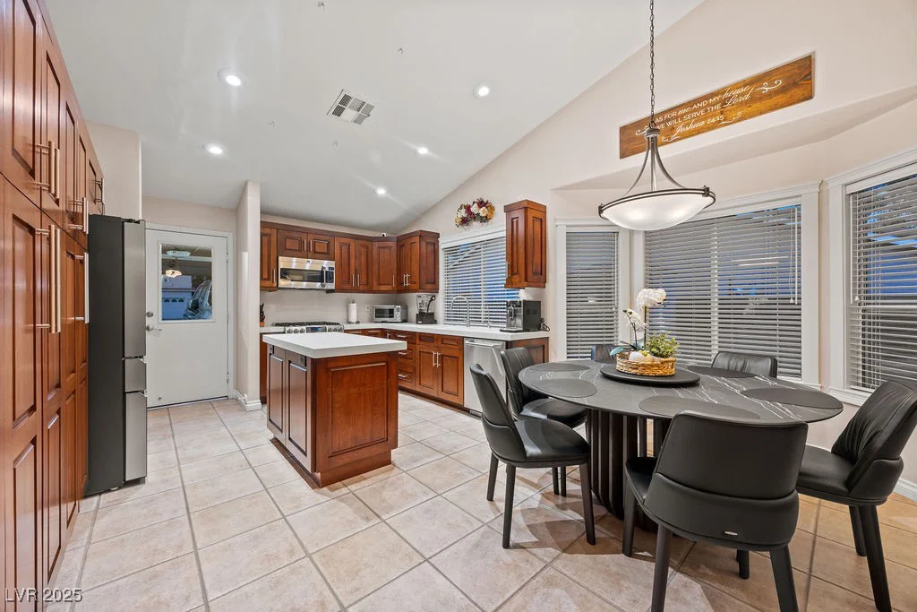 7815 Sunnyside, Las Vegas, NV 89123