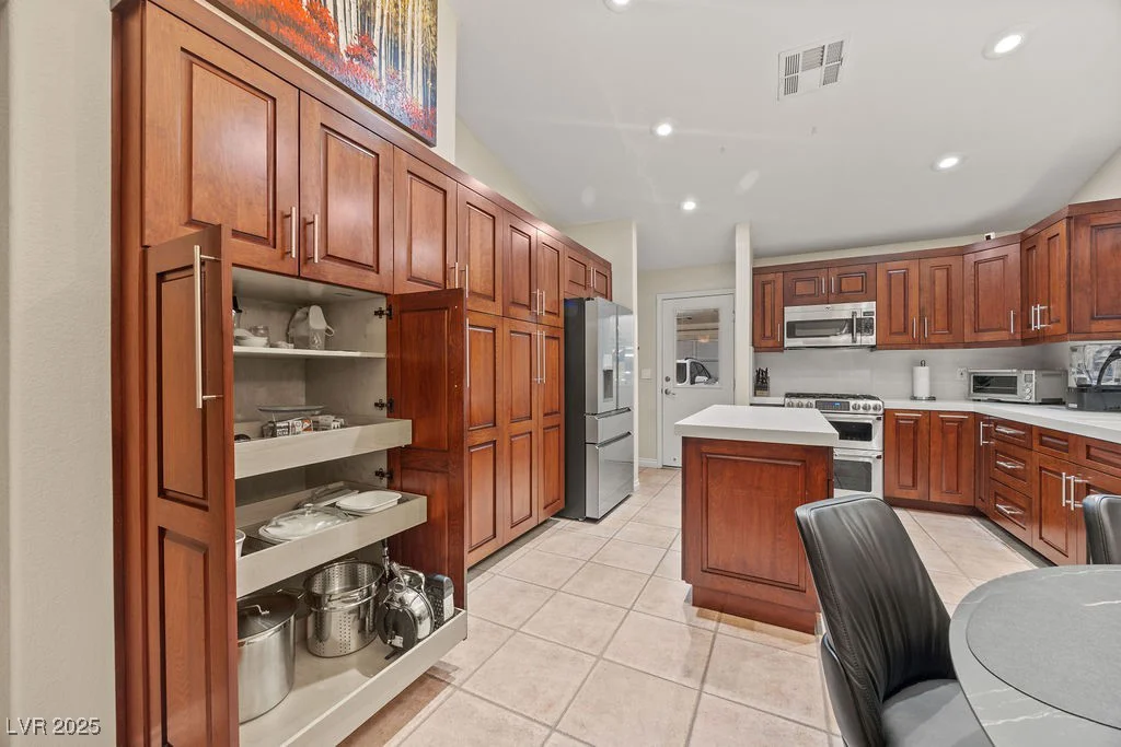 7815 Sunnyside, Las Vegas, NV 89123