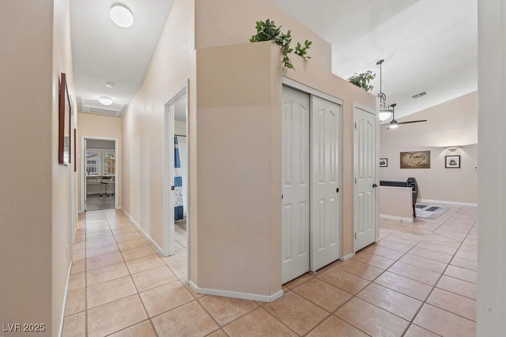 7815 Sunnyside, Las Vegas, NV 89123
