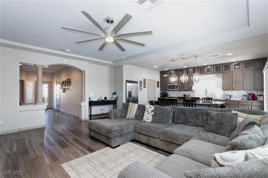 10010 Cardwell Hill, Las Vegas, NV 89141