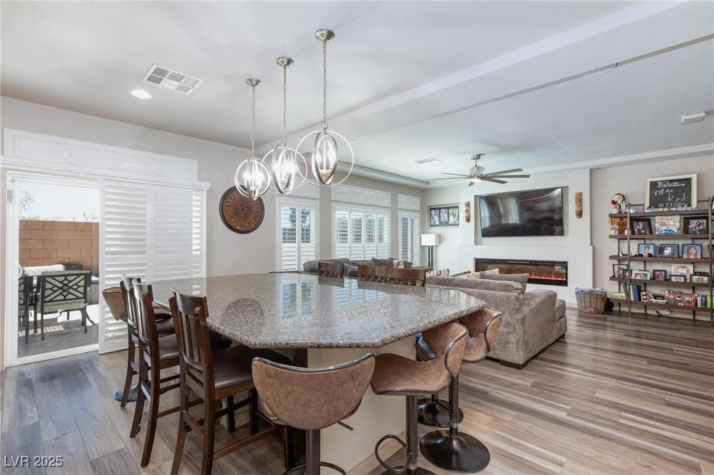 10010 Cardwell Hill, Las Vegas, NV 89141