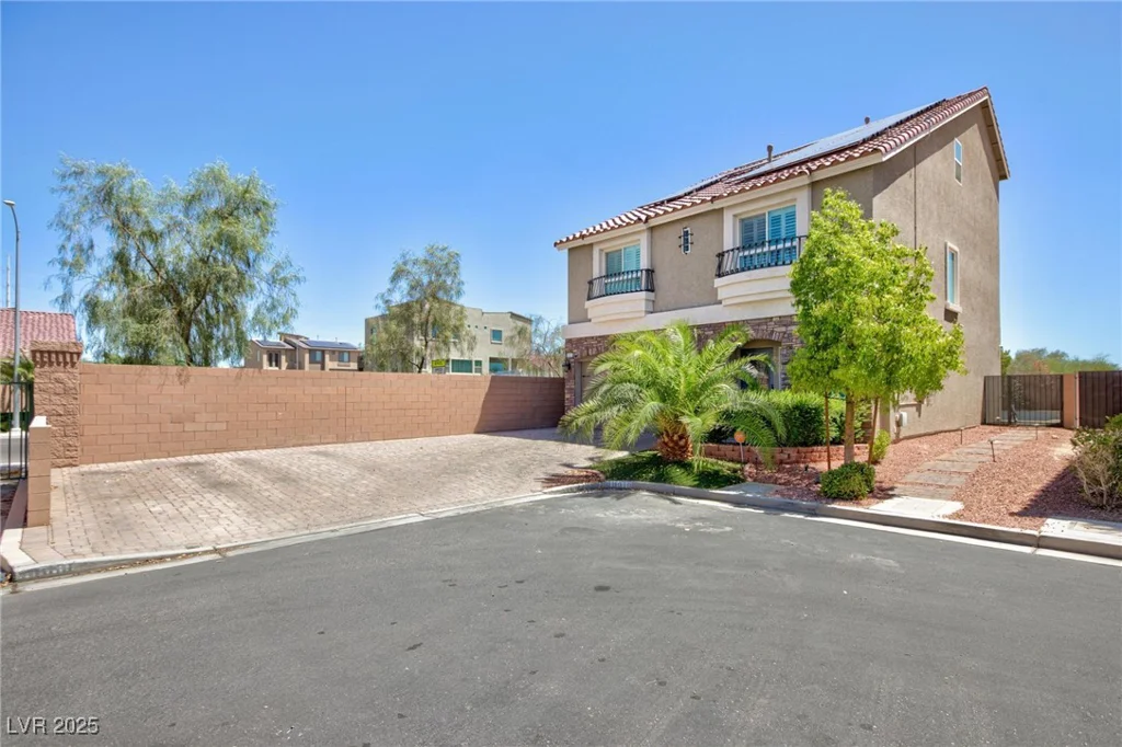 10010 Cardwell Hill, Las Vegas, NV 89141