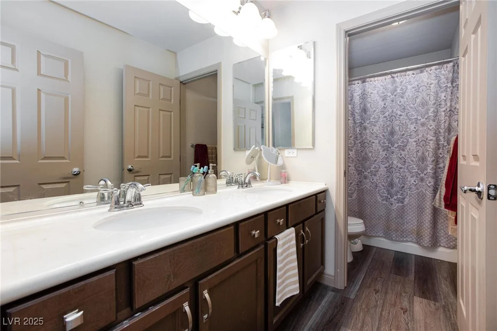 10010 Cardwell Hill, Las Vegas, NV 89141