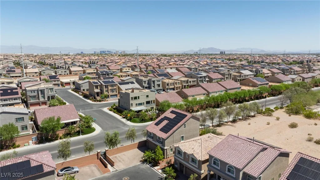 10010 Cardwell Hill, Las Vegas, NV 89141