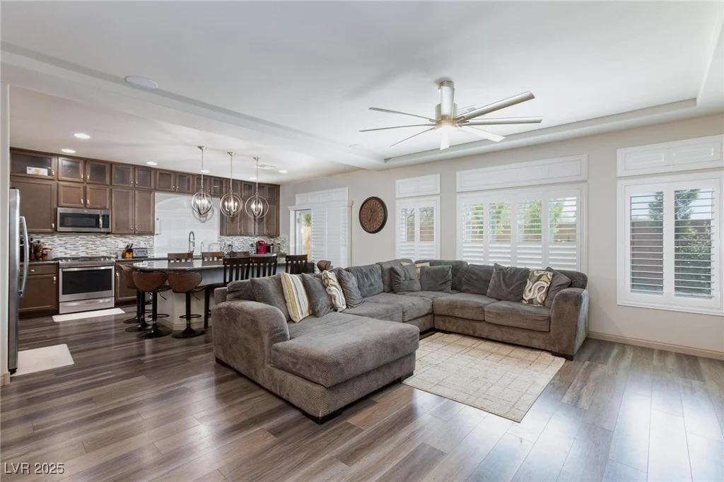 10010 Cardwell Hill, Las Vegas, NV 89141