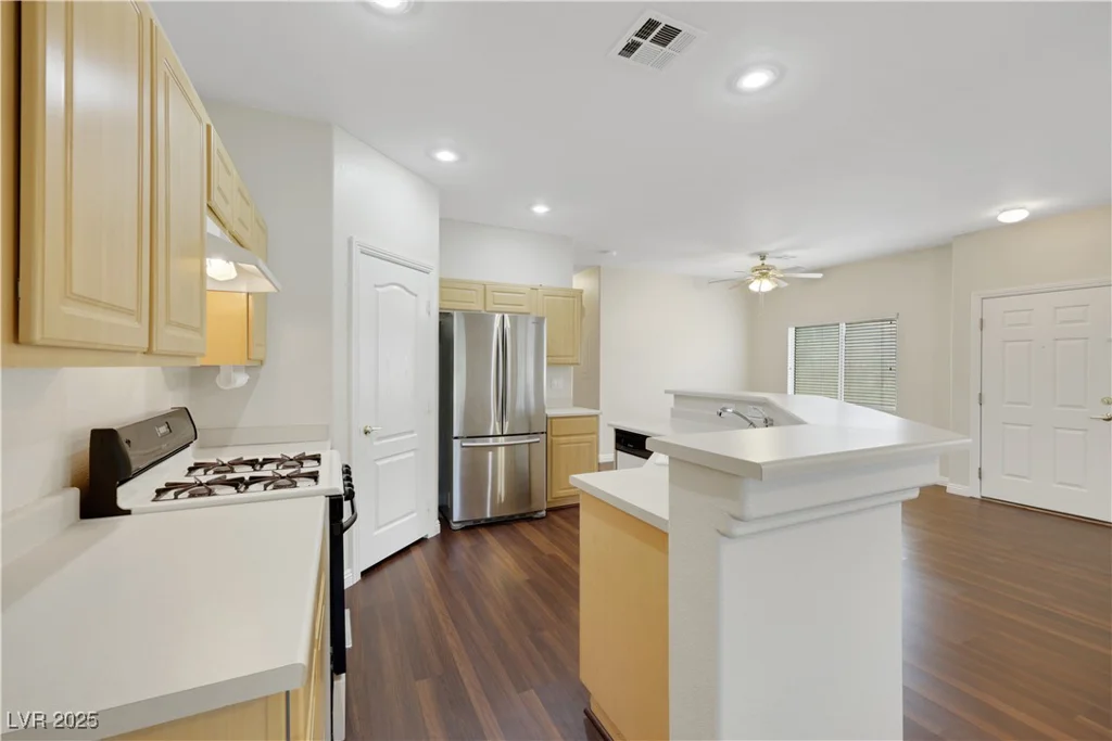 6550 Bucking Horse, Henderson, NV 89011