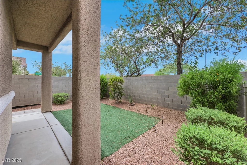 6550 Bucking Horse, Henderson, NV 89011
