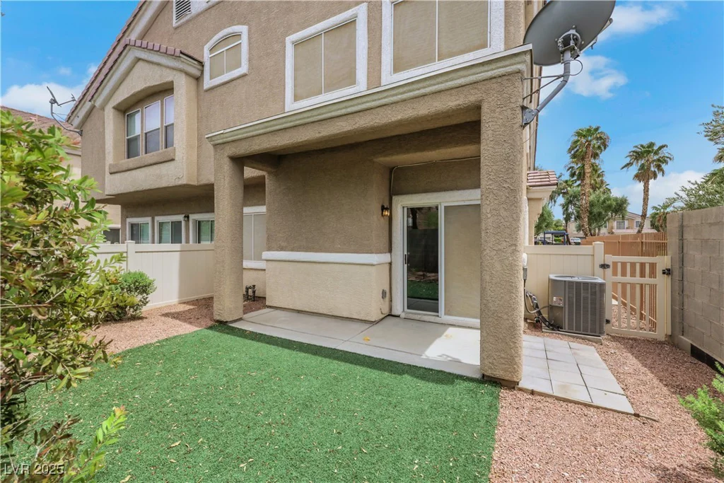 6550 Bucking Horse, Henderson, NV 89011