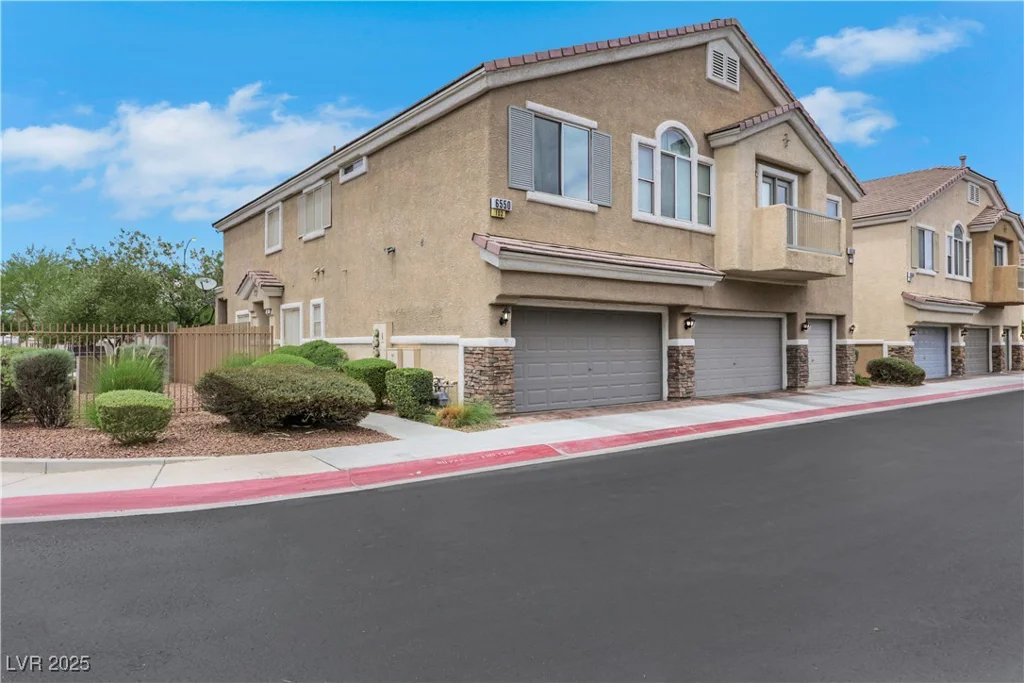 6550 Bucking Horse, Henderson, NV 89011