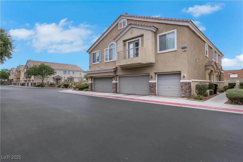 6550 Bucking Horse, Henderson, NV 89011