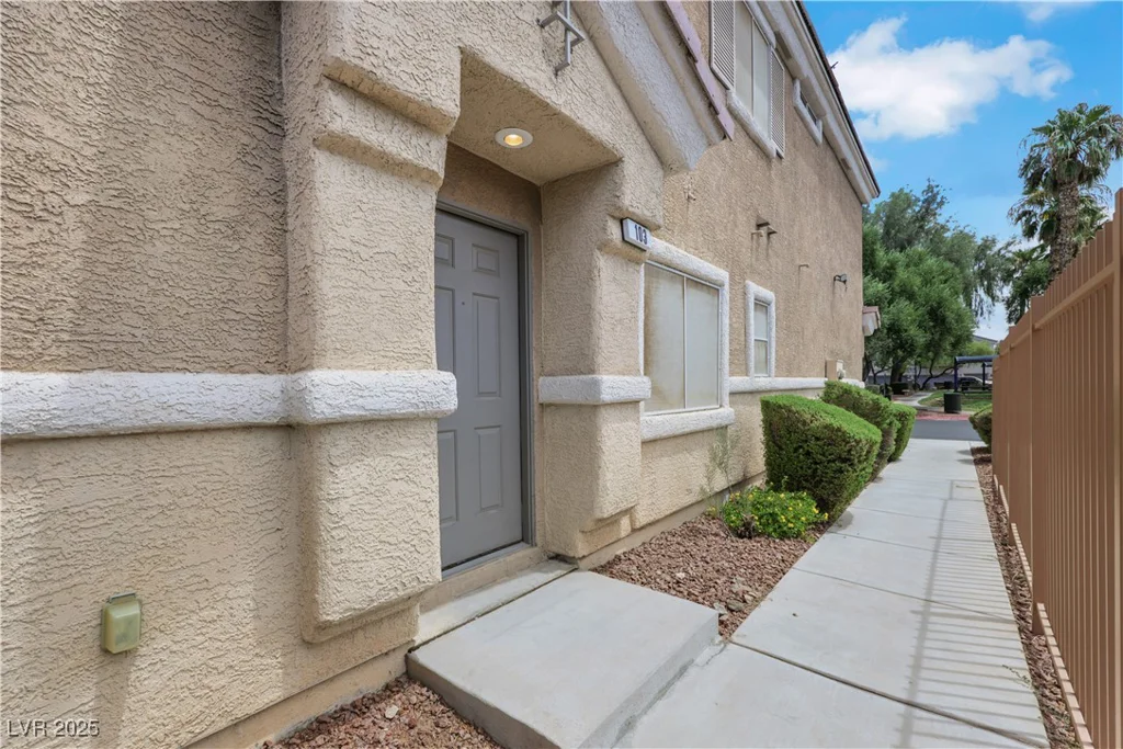6550 Bucking Horse, Henderson, NV 89011