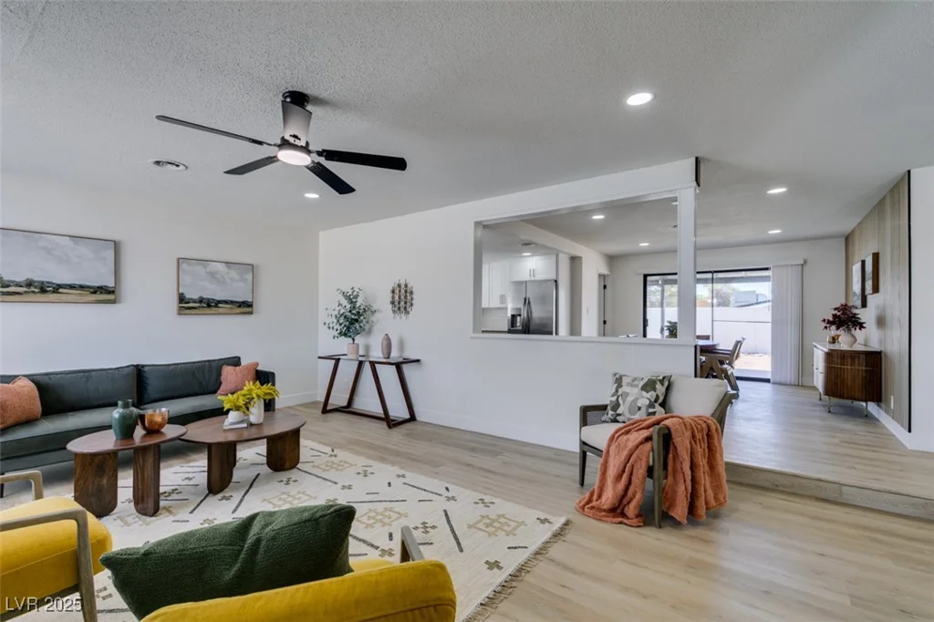 1697 Silver Mesa, Las Vegas, NV 89169