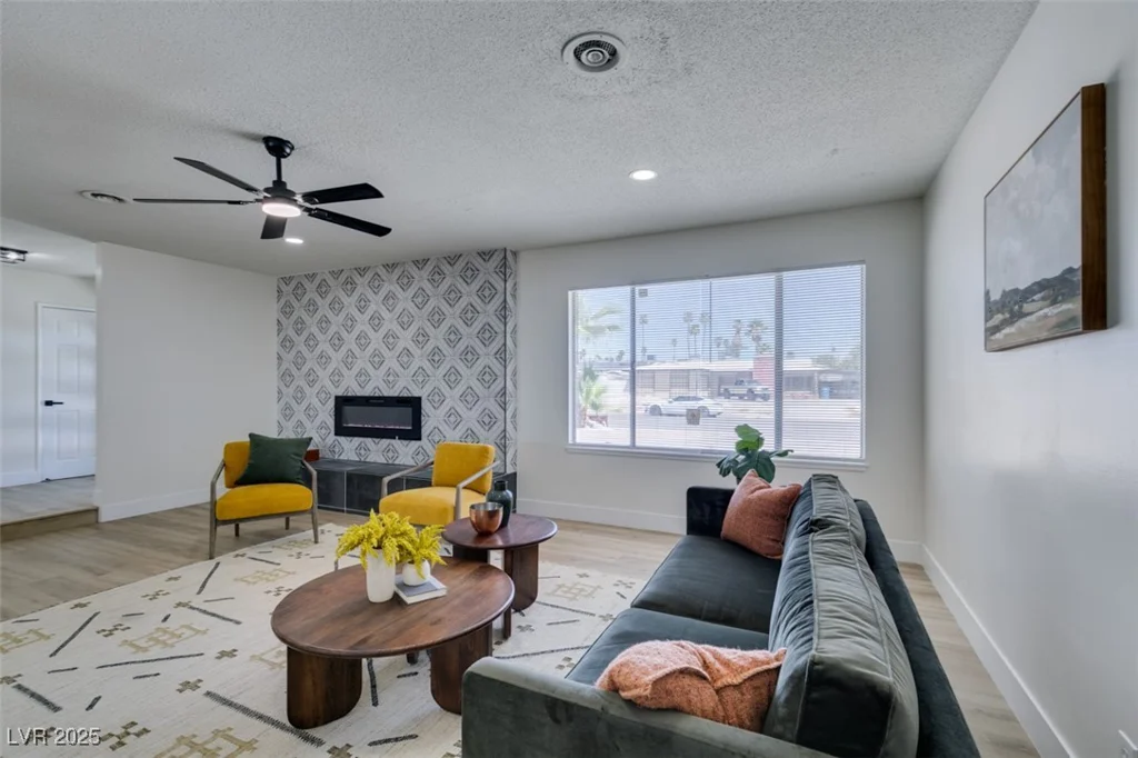 1697 Silver Mesa, Las Vegas, NV 89169
