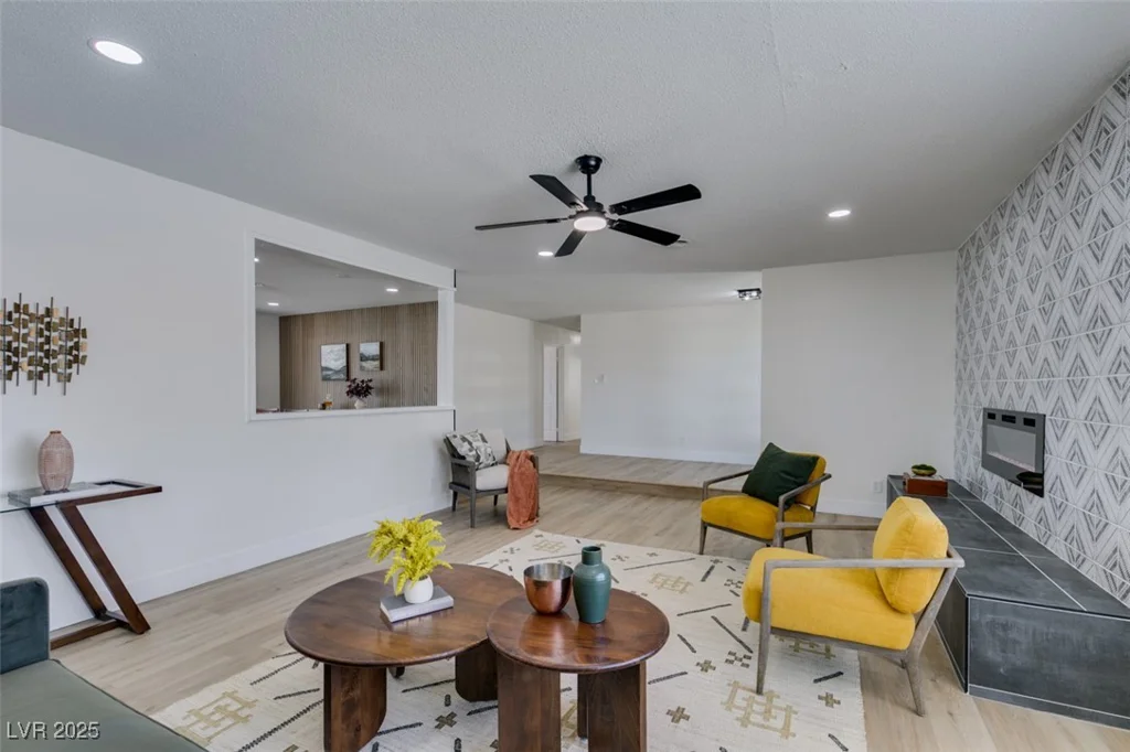 1697 Silver Mesa, Las Vegas, NV 89169
