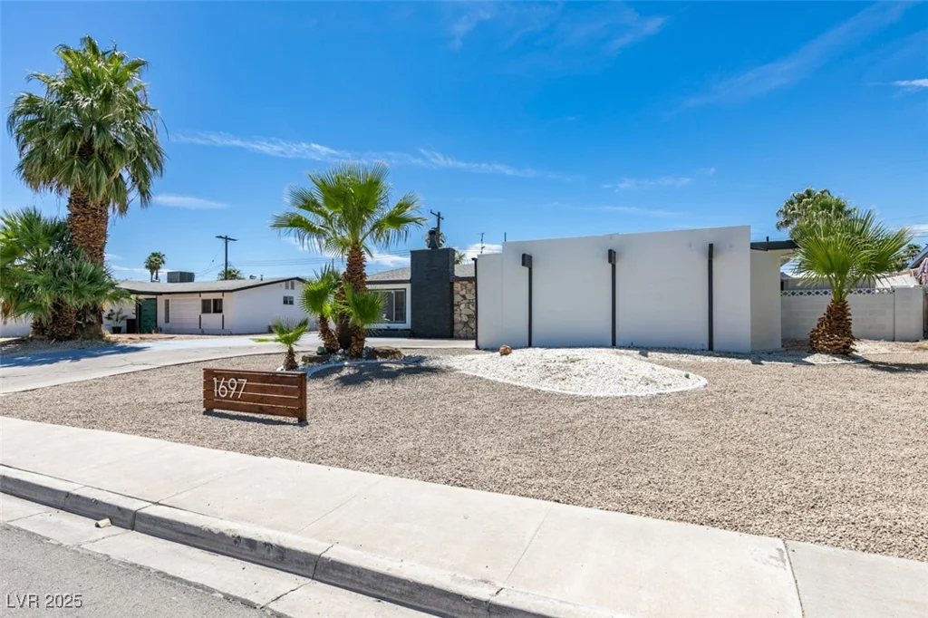 1697 Silver Mesa, Las Vegas, NV 89169