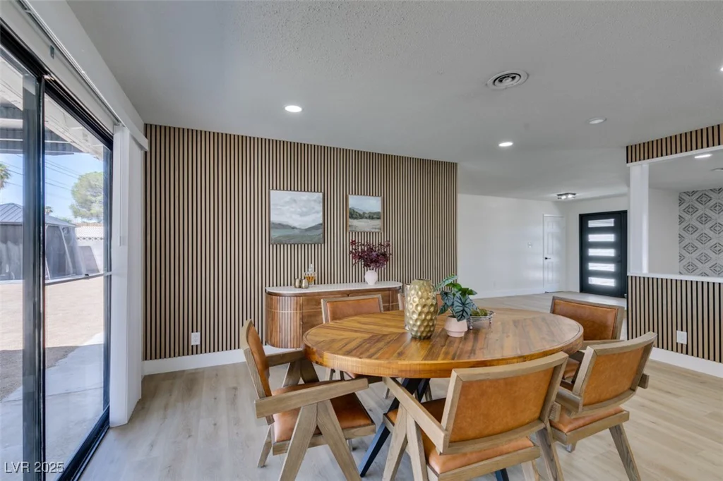 1697 Silver Mesa, Las Vegas, NV 89169