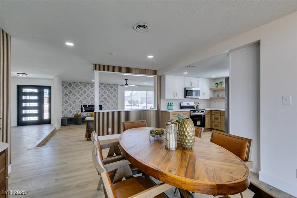 1697 Silver Mesa, Las Vegas, NV 89169