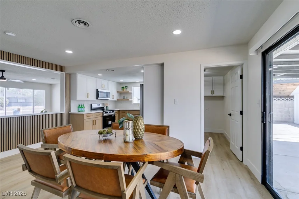 1697 Silver Mesa, Las Vegas, NV 89169