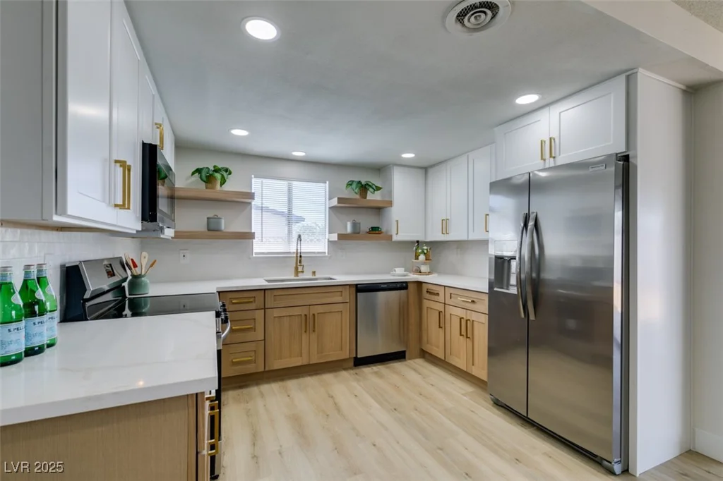 1697 Silver Mesa, Las Vegas, NV 89169