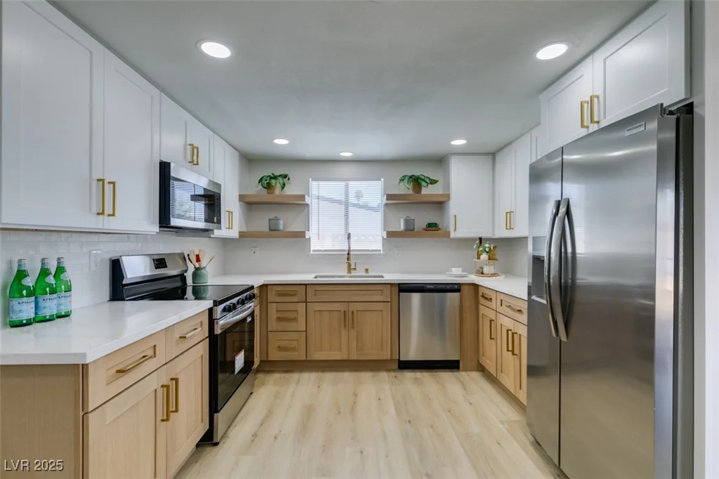 1697 Silver Mesa, Las Vegas, NV 89169