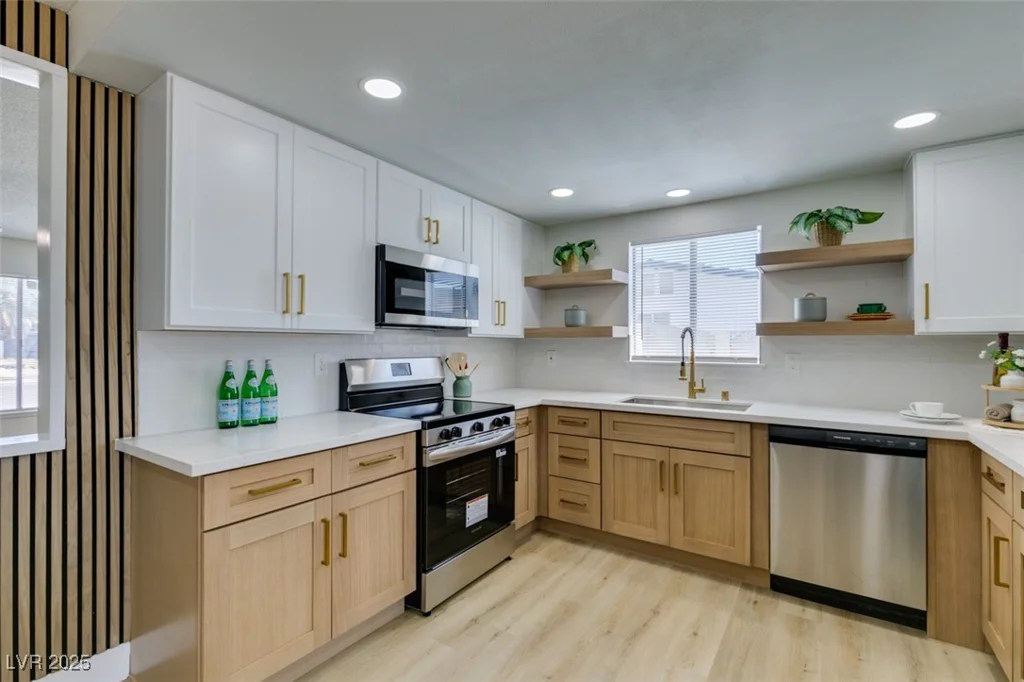 1697 Silver Mesa, Las Vegas, NV 89169