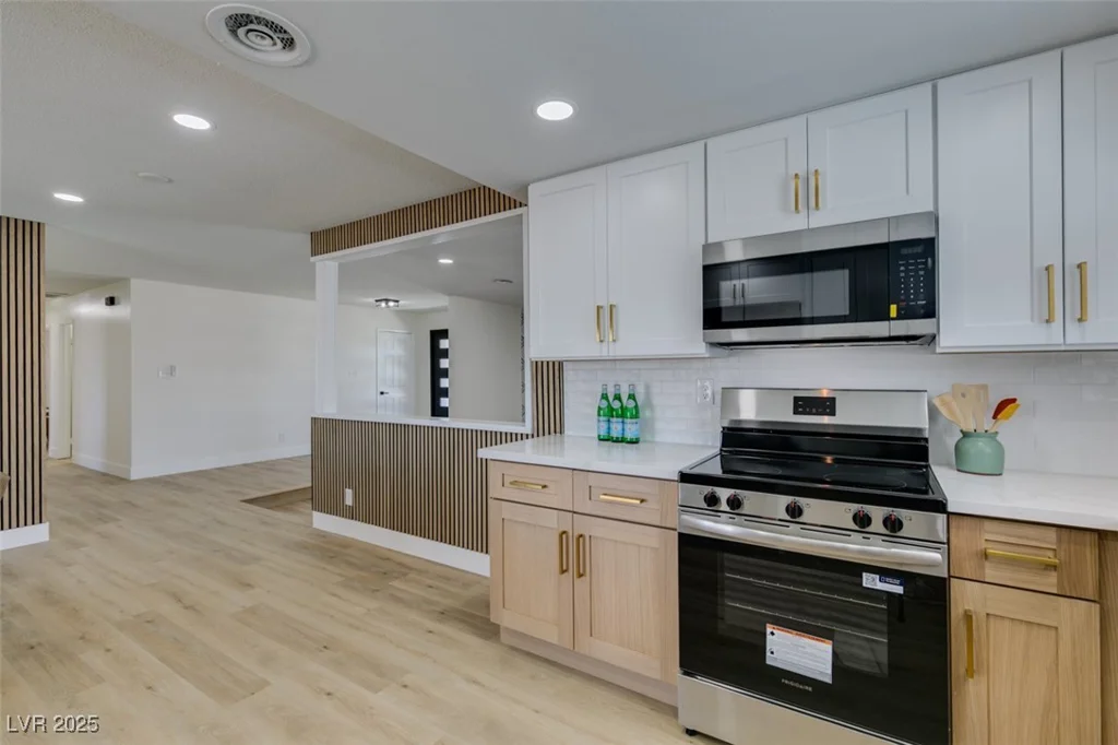 1697 Silver Mesa, Las Vegas, NV 89169