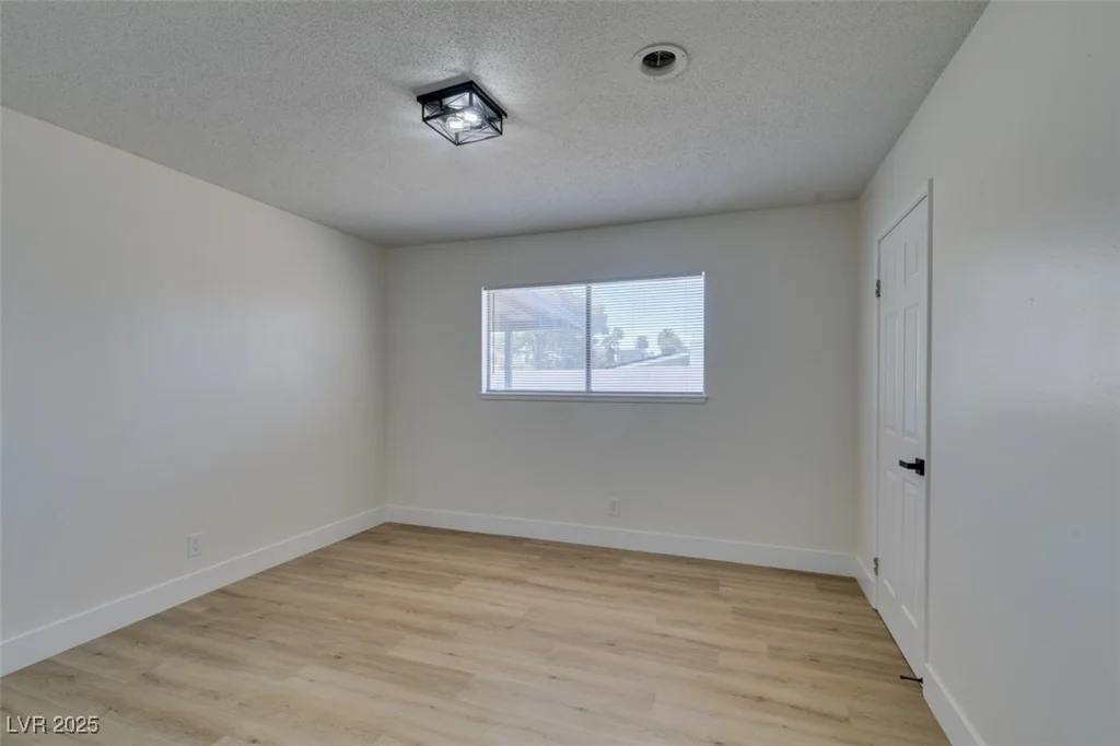 1697 Silver Mesa, Las Vegas, NV 89169