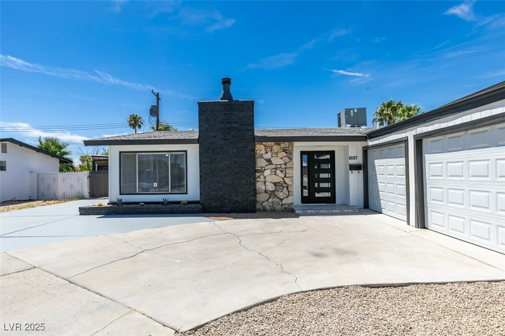 1697 Silver Mesa, Las Vegas, NV 89169