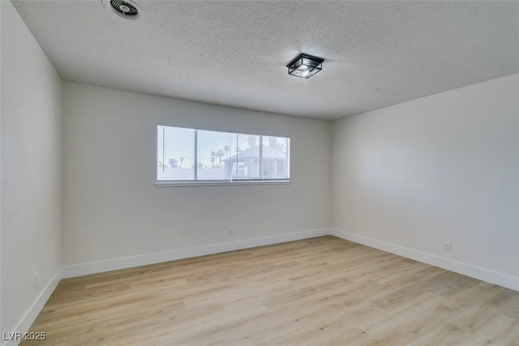 1697 Silver Mesa, Las Vegas, NV 89169
