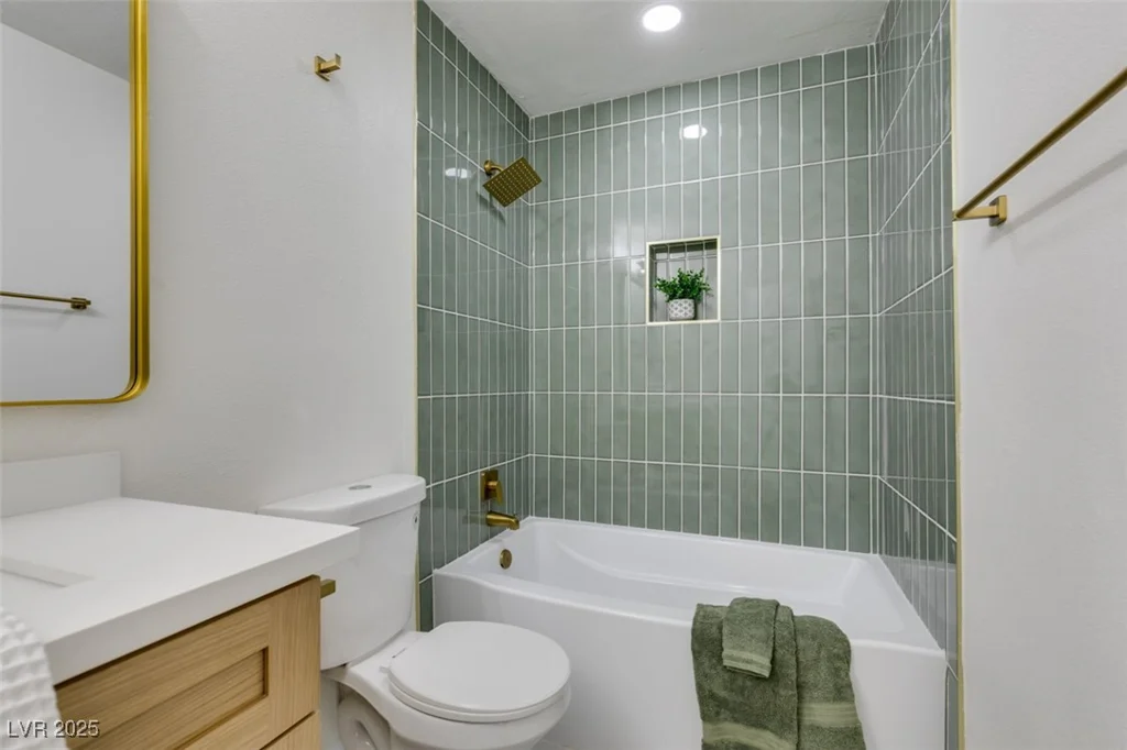1697 Silver Mesa, Las Vegas, NV 89169