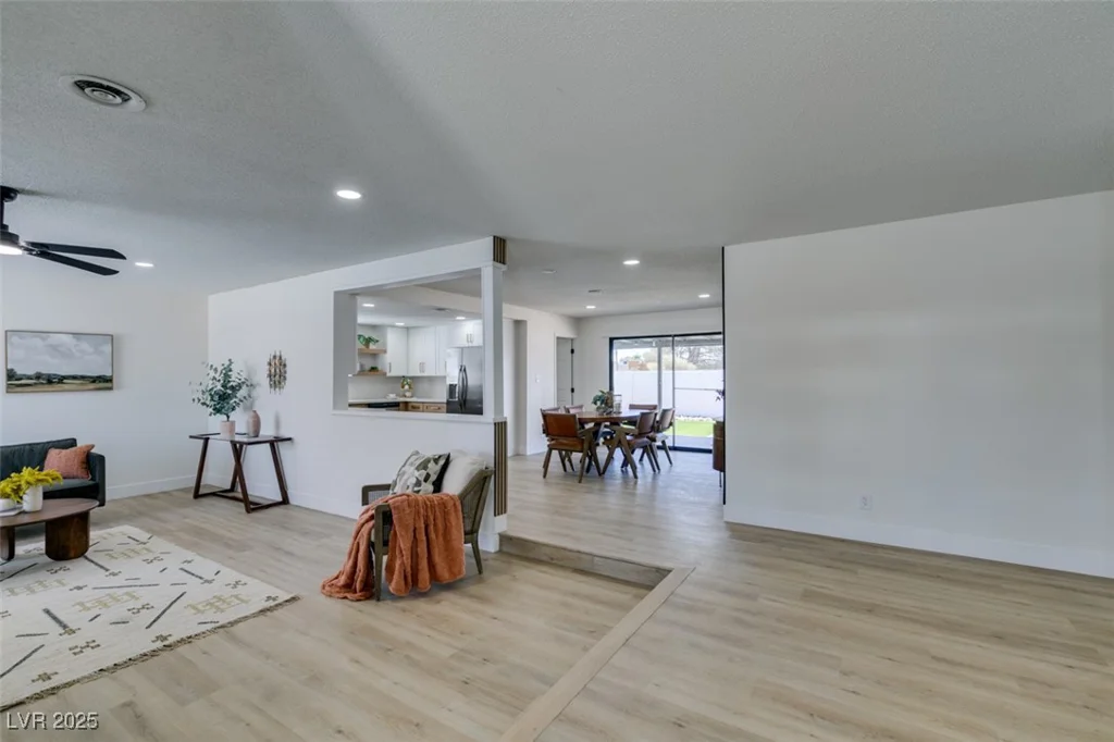 1697 Silver Mesa, Las Vegas, NV 89169