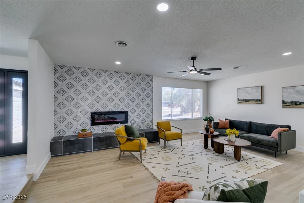 1697 Silver Mesa, Las Vegas, NV 89169