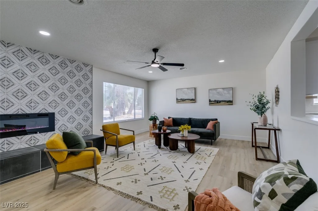 1697 Silver Mesa, Las Vegas, NV 89169