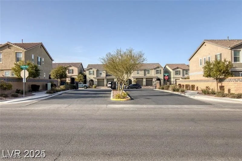 5392 Blustery Towns, Las Vegas, NV 89118