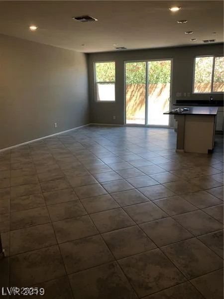 5392 Blustery Towns, Las Vegas, NV 89118
