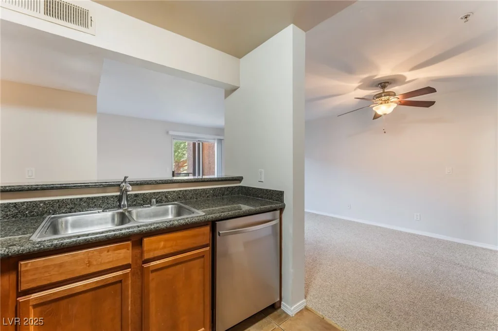 2120 Sealion, Las Vegas, NV 89128