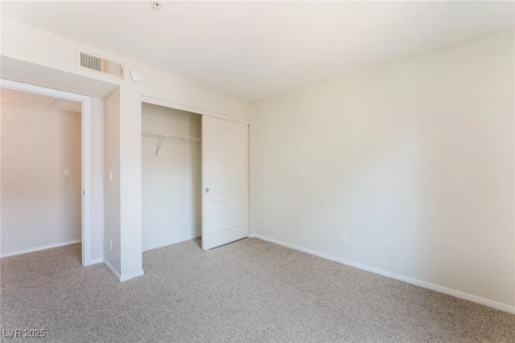 2120 Sealion, Las Vegas, NV 89128