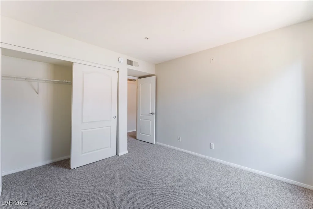 2120 Sealion, Las Vegas, NV 89128