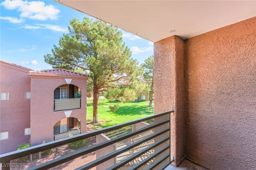2120 Sealion, Las Vegas, NV 89128