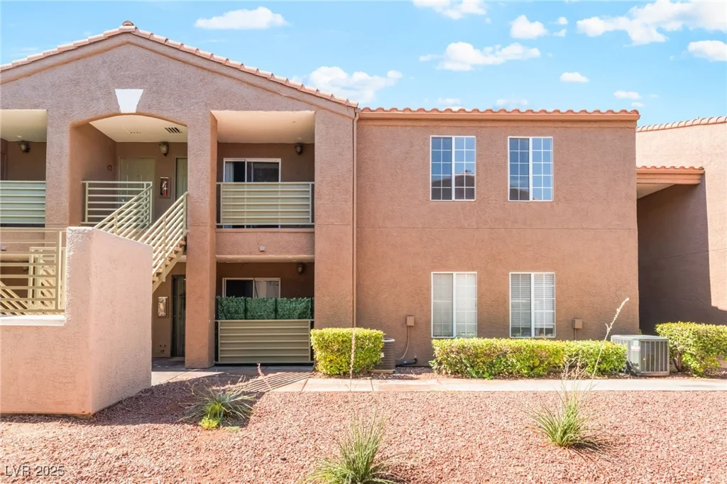 2120 Sealion, Las Vegas, NV 89128