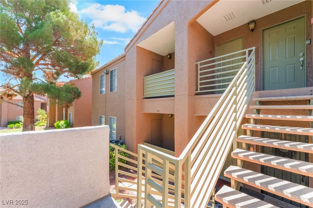 2120 Sealion, Las Vegas, NV 89128