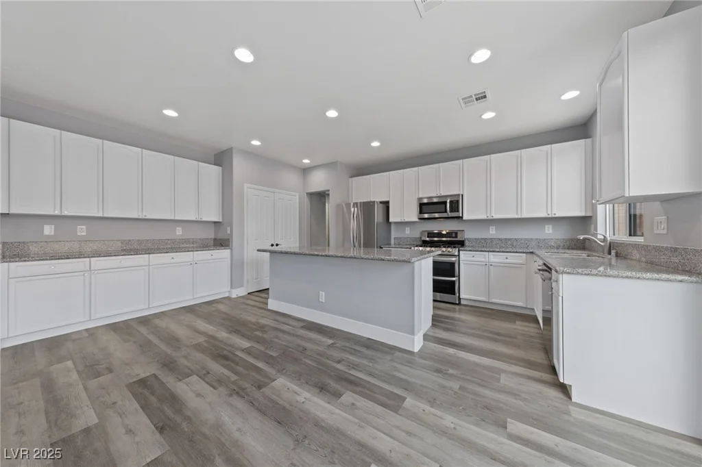 9230 Avon Park, Las Vegas, NV 89149