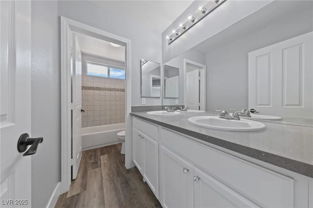 9230 Avon Park, Las Vegas, NV 89149
