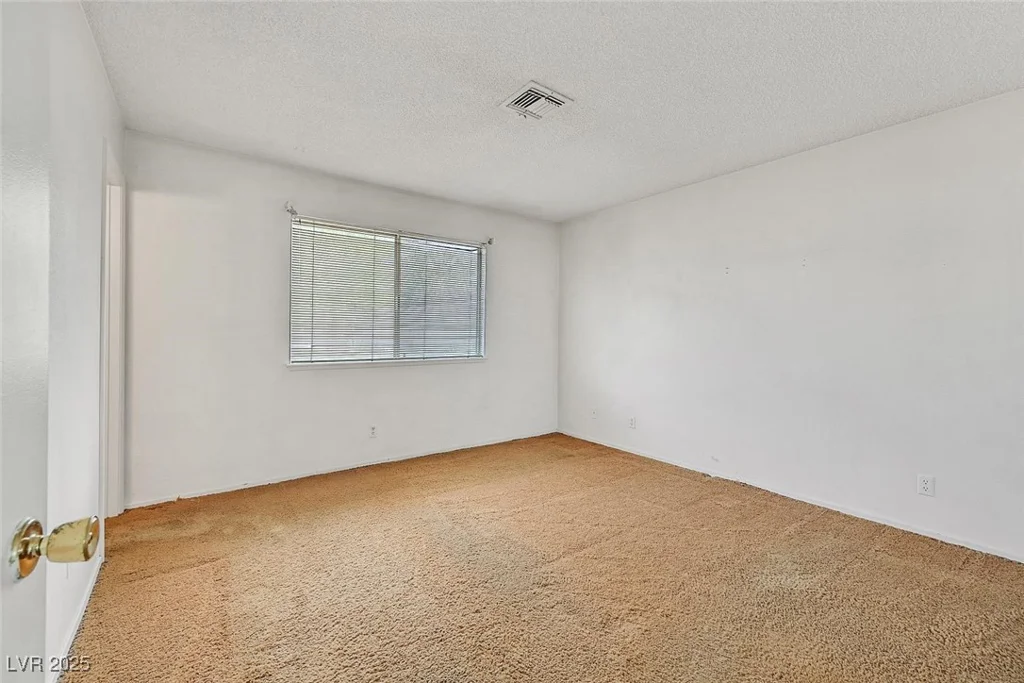 6300 Santa Cruz, Las Vegas, NV 89108